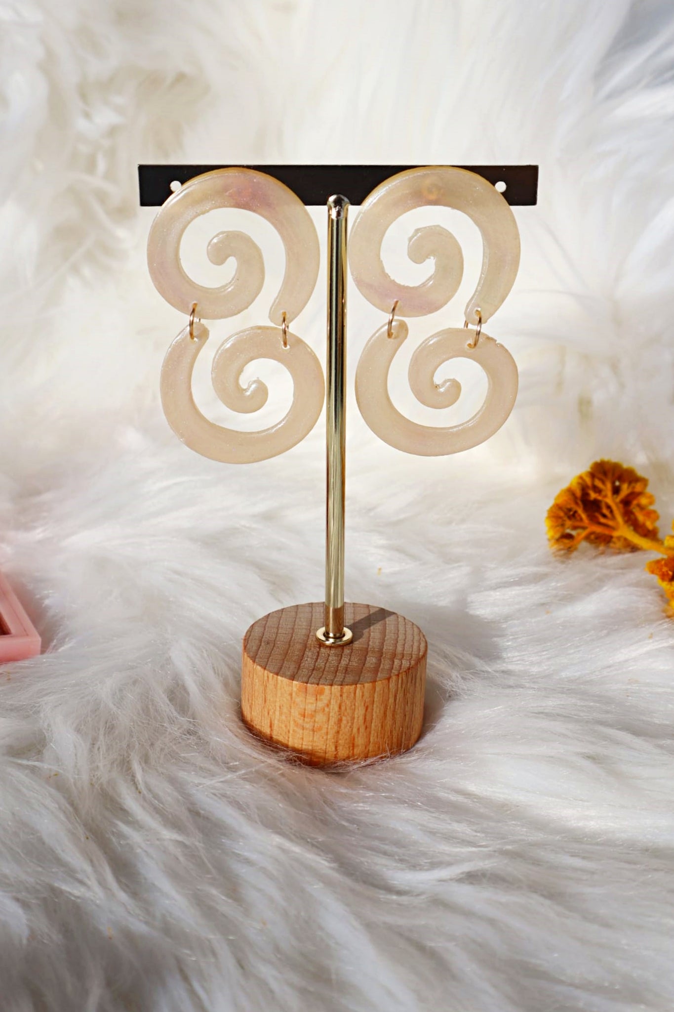 Iridescent Spiral Earrings - Bijoux faits main en France – Créations artisanales uniques | Andreina Clay