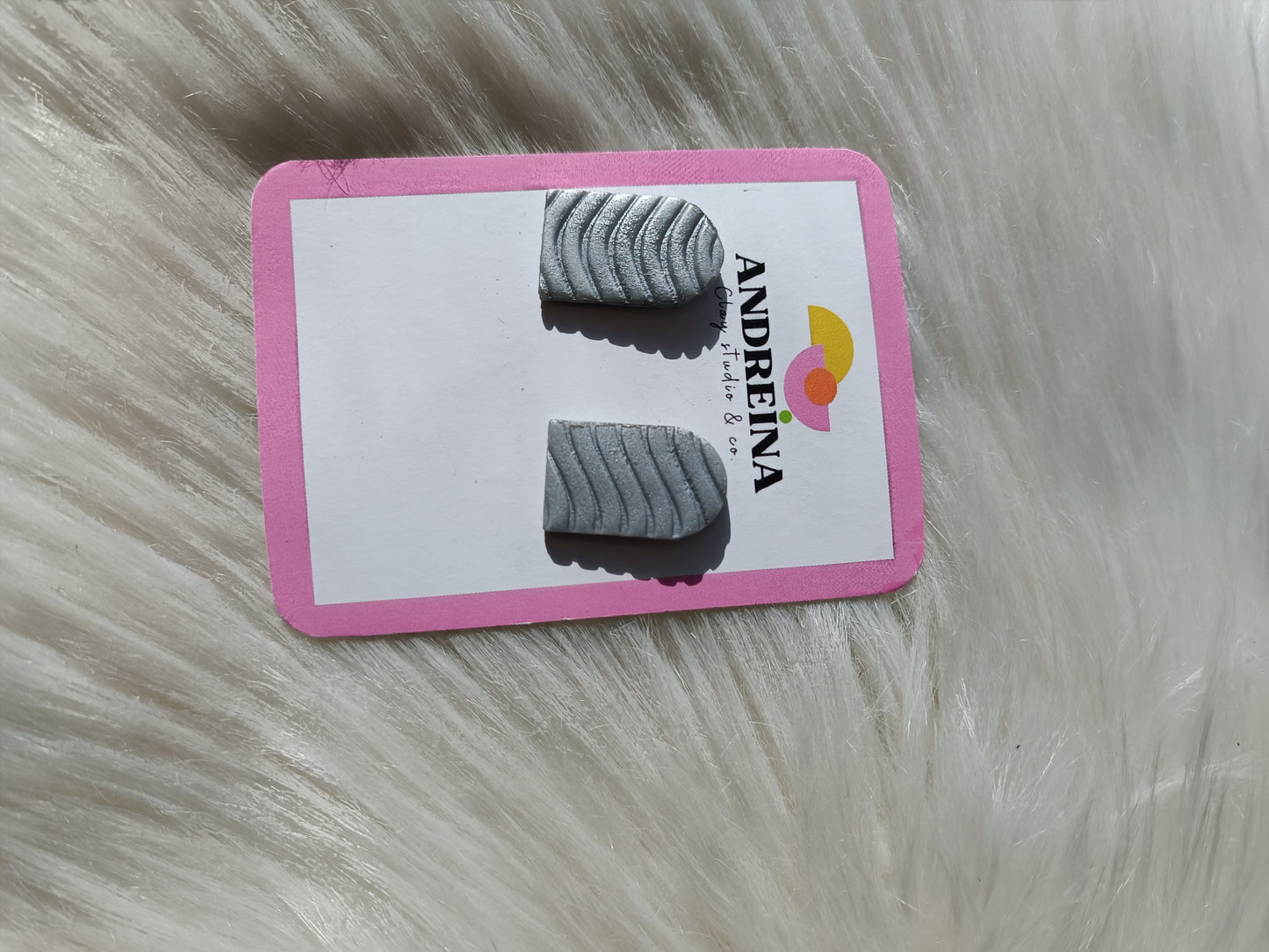 Special Deal: Geometric Stud Polymer Clay Earrings - Minimalist Design - Bijoux faits main en France – Créations artisanales uniques | Andreina Clay