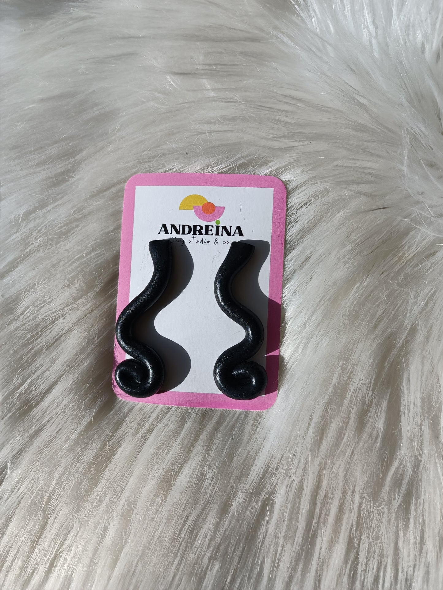 Flash Sale: Squiggle Stud Polymer Clay Earrings - Bijoux faits main en France – Créations artisanales uniques | Andreina Clay