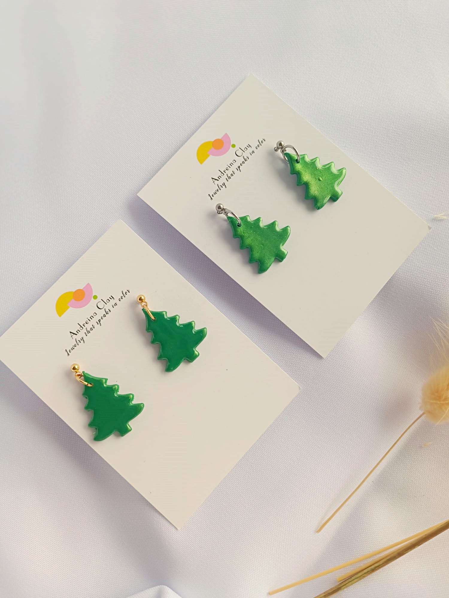 Christmas trees dangle earrings - Polymer clay holiday earrings