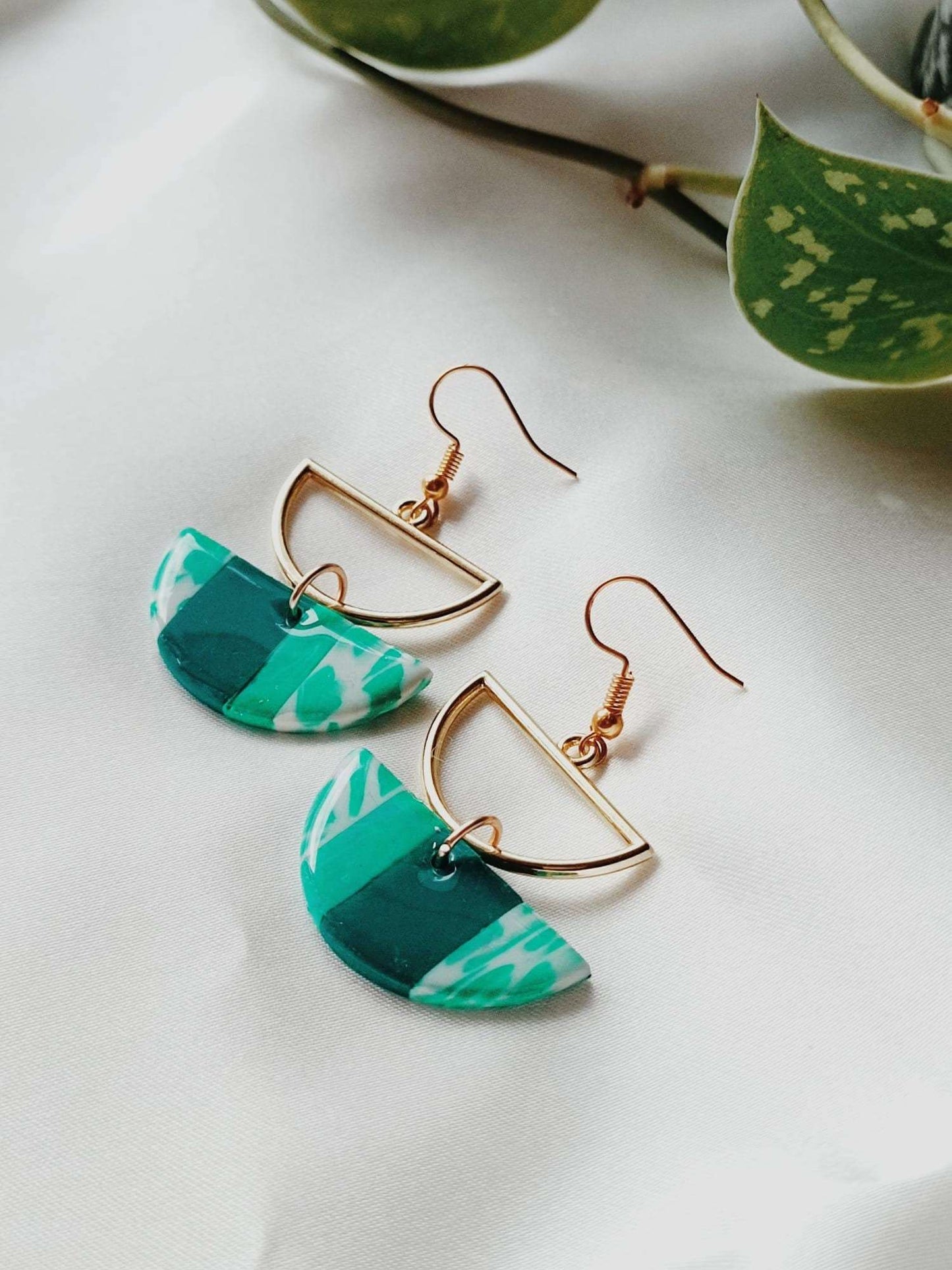 Coated marble (Emerald green marble) - Abigail- Summer Polymer Clay Earrings - Gifts for her - Green earrings - Elegant clay earrings