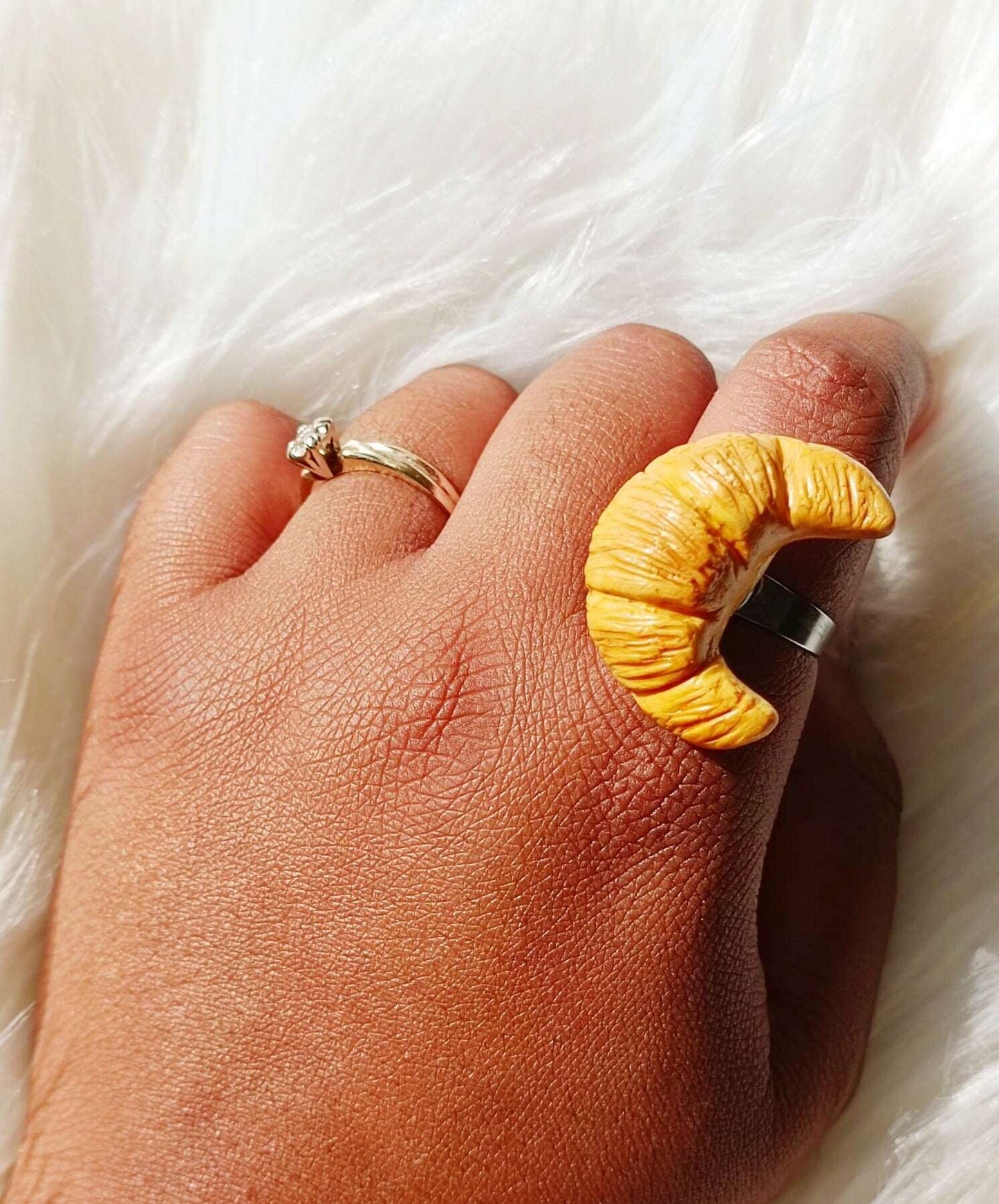 croissant food ring, dessert jewelry, bread pastry, weird jewelry, faux food polymer clay ring, cute realistic fake food ring