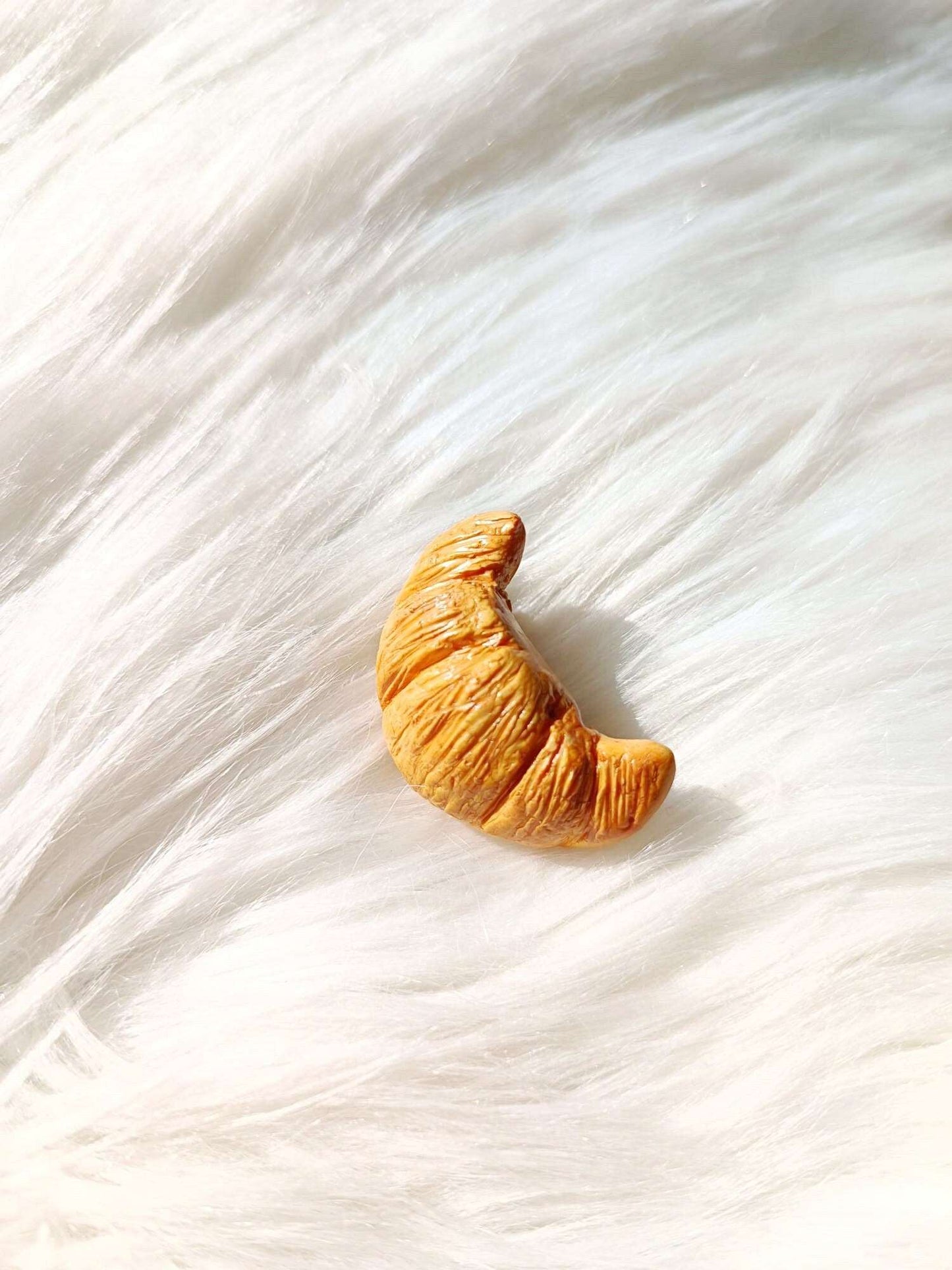 croissant food ring, dessert jewelry, bread pastry, weird jewelry, faux food polymer clay ring, cute realistic fake food ring