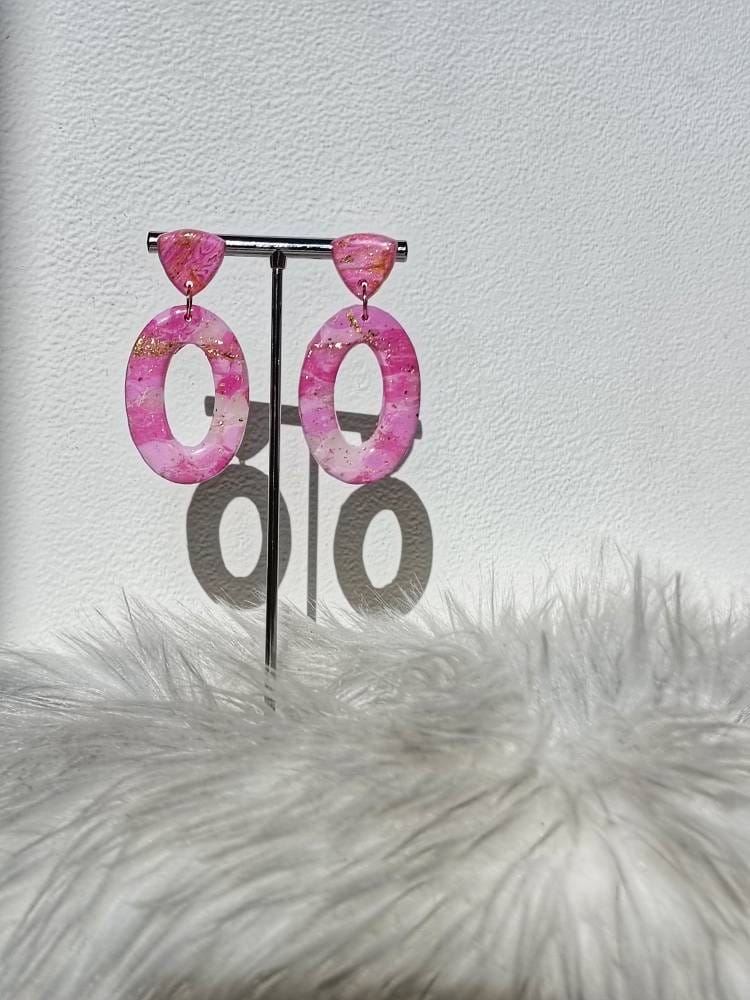 The "Rosé": boucles d'oreilles en pâte polymère avec anneaux de saute en acier inoxydable fourré rose doré.