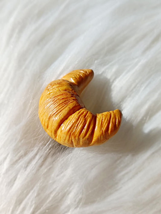 croissant food ring, dessert jewelry, bread pastry, weird jewelry, faux food polymer clay ring, cute realistic fake food ring